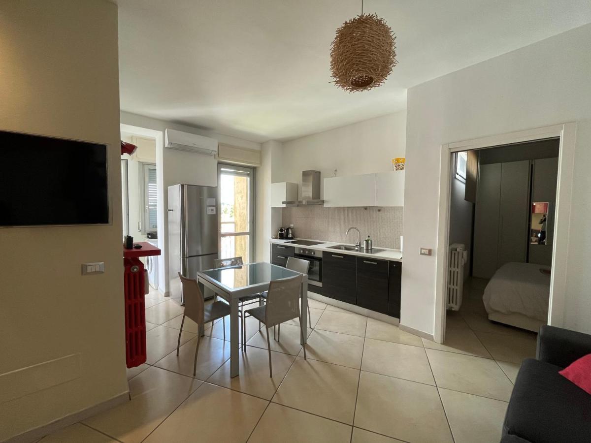 Appartement Bilocale In Centro - 10Km Da Malpensa à Gallarate Extérieur photo