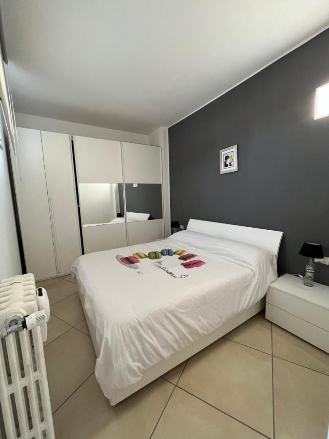 Appartement Bilocale In Centro - 10Km Da Malpensa à Gallarate Extérieur photo