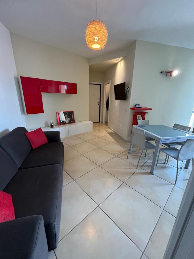 Appartement Bilocale In Centro - 10Km Da Malpensa à Gallarate Extérieur photo